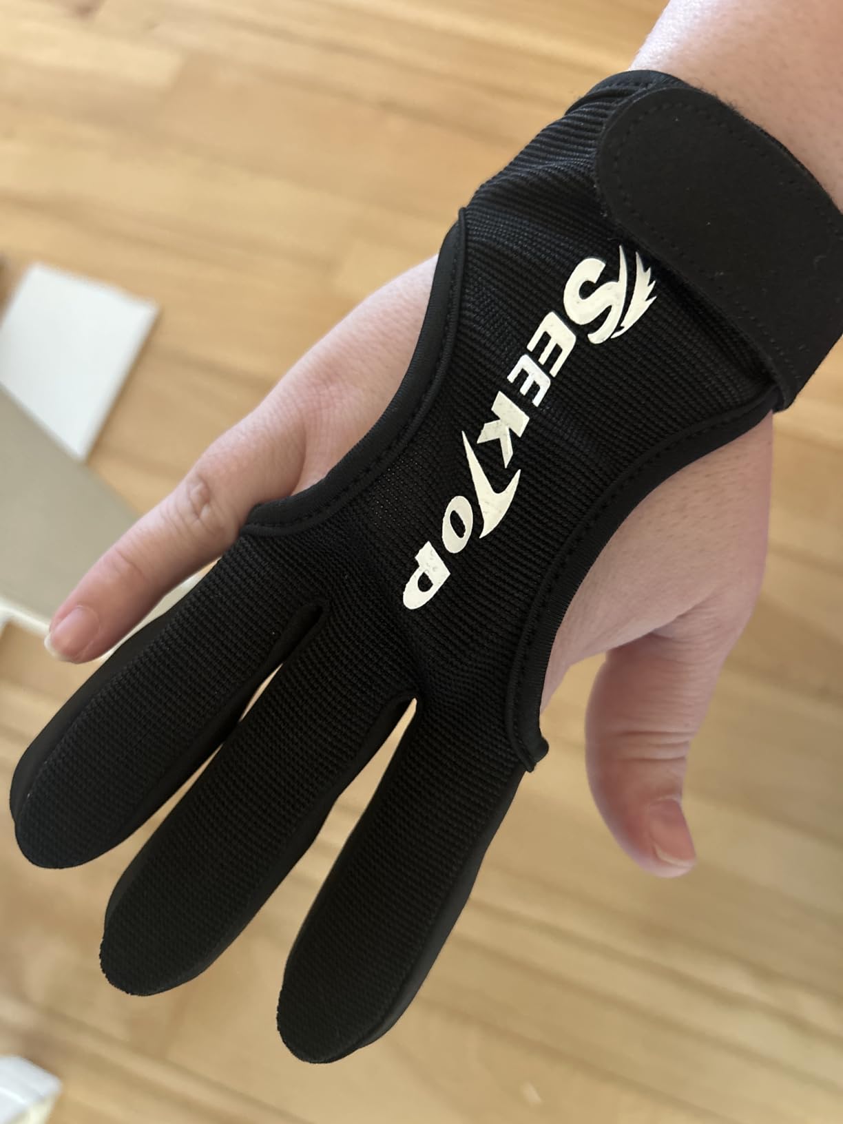 Seektop Archery Gloves Shooting Hunting Leather Three Finger Protector customer photo 1