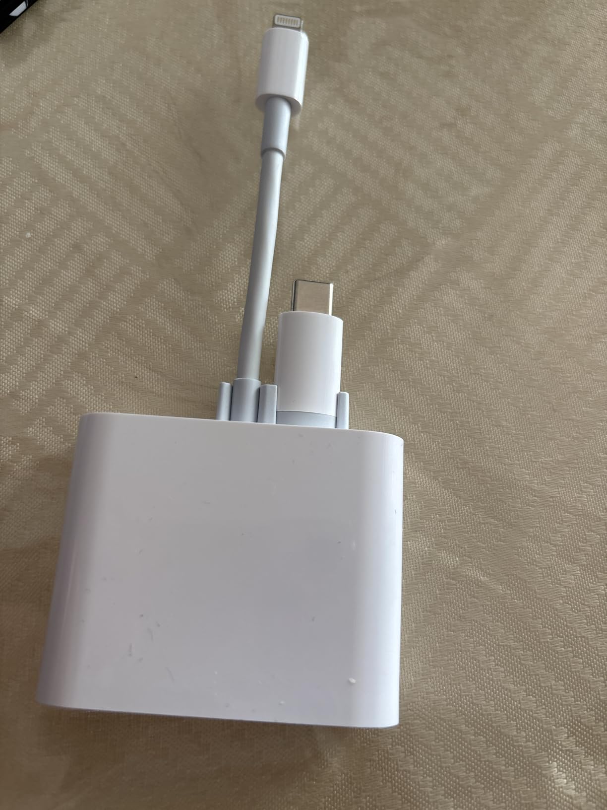 SZHAIYIJIN SD Card Reader for iPhone, Memory Card Reader with USB Camera Adapter Plug and Play Trail Game Camera Viewer Supports SD and TF Card MicroSD Card Adapter for iPad No App Required customer photo 2