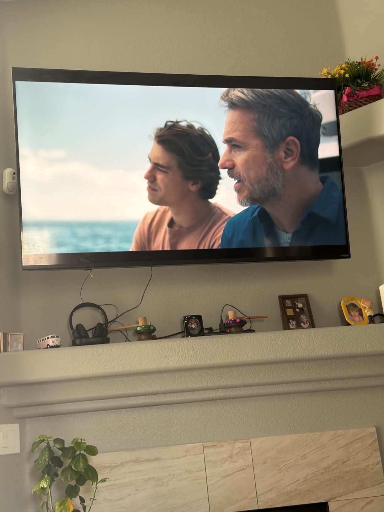 Perlegear Full Motion TV Wall Mount for 45–95 inch TVs up to 150 lbs customer photo 2